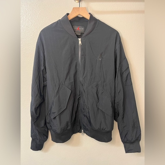 Jordan Essentials Lightweight Nylon Renegade Jacket Medium - Picture 3 of 7